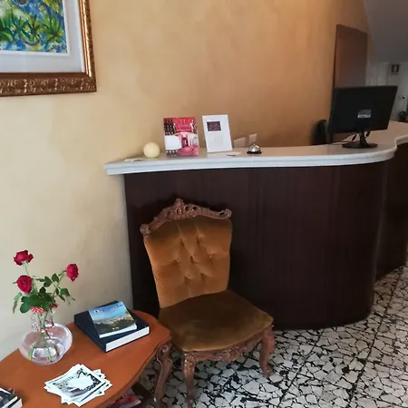 Dormite A Reggio 3*